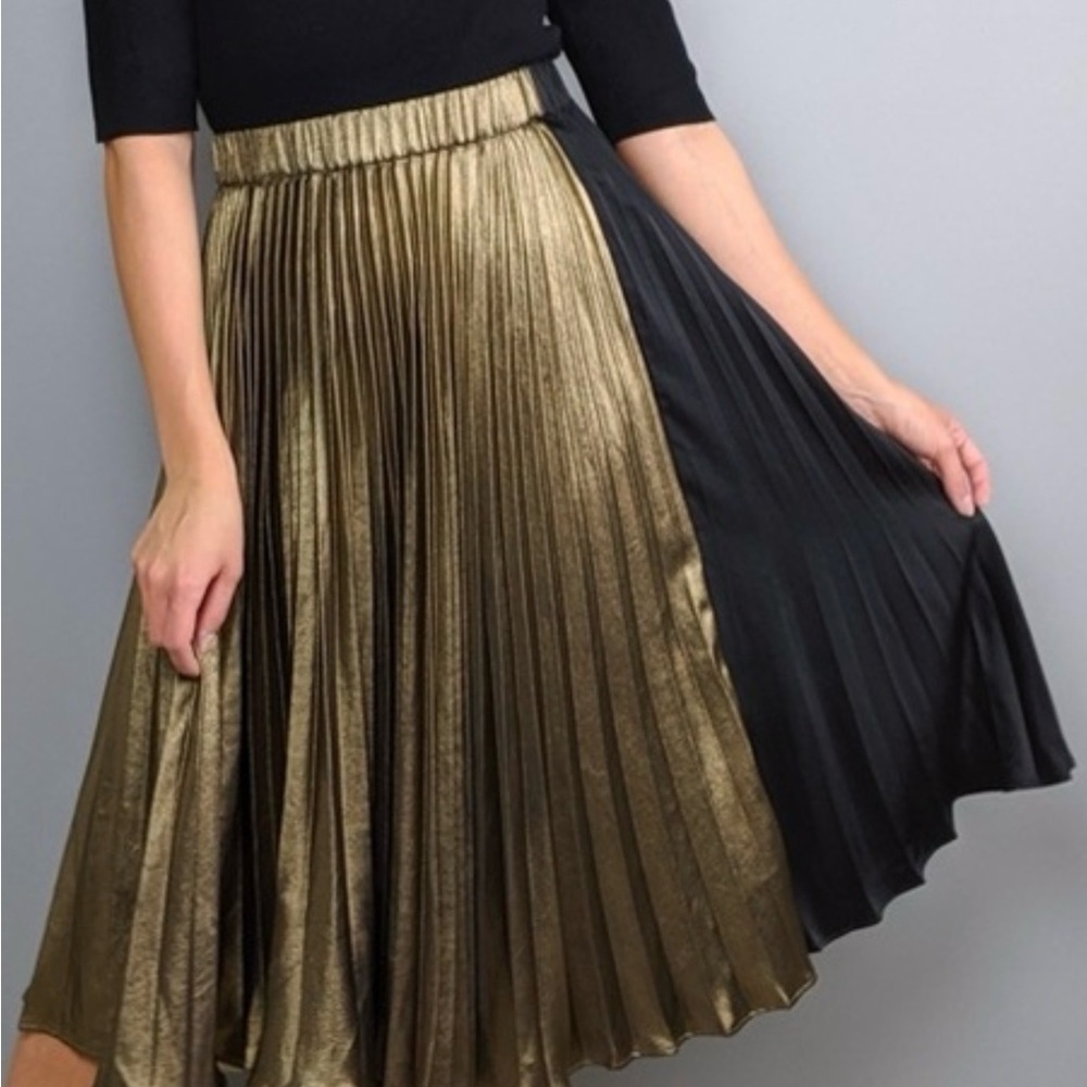 Current air Gold and Black metallic Pleated Skirt size small